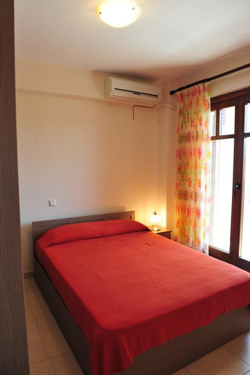 Pansion Evi Apartman Amulianí Szoba fotó