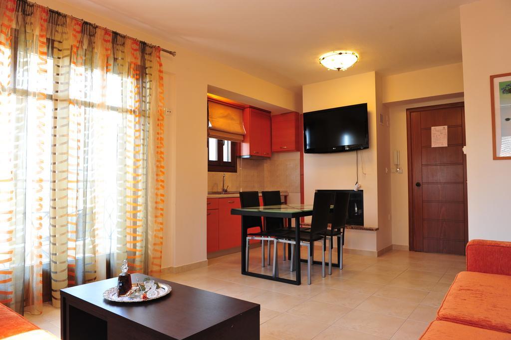 Pansion Evi Apartman Amulianí Szoba fotó