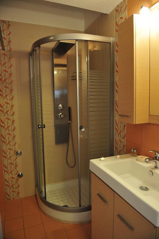 Pansion Evi Apartman Amulianí Szoba fotó