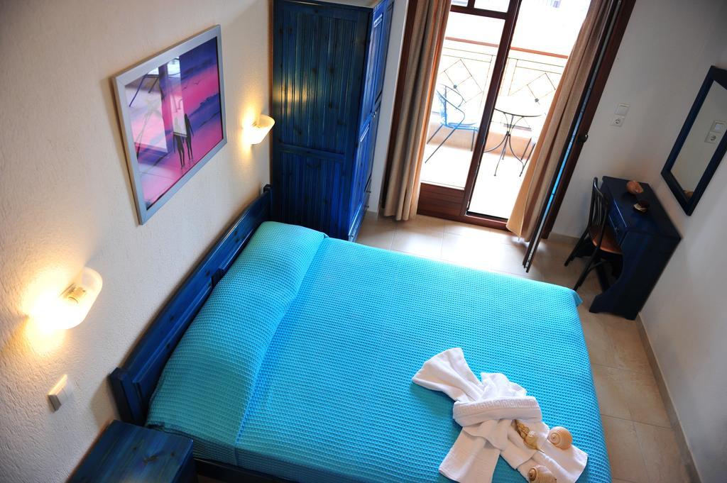 Pansion Evi Apartman Amulianí Szoba fotó
